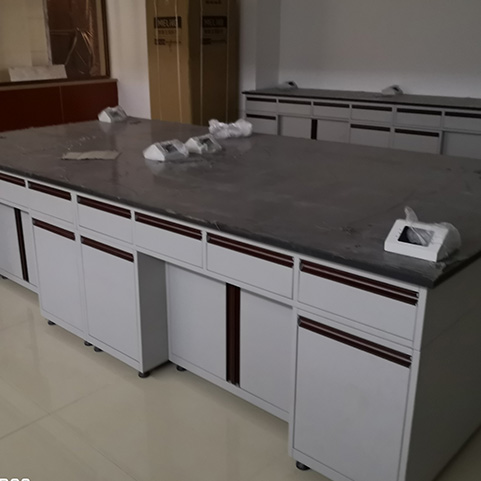 實(shí)驗(yàn)室凈化設(shè)備